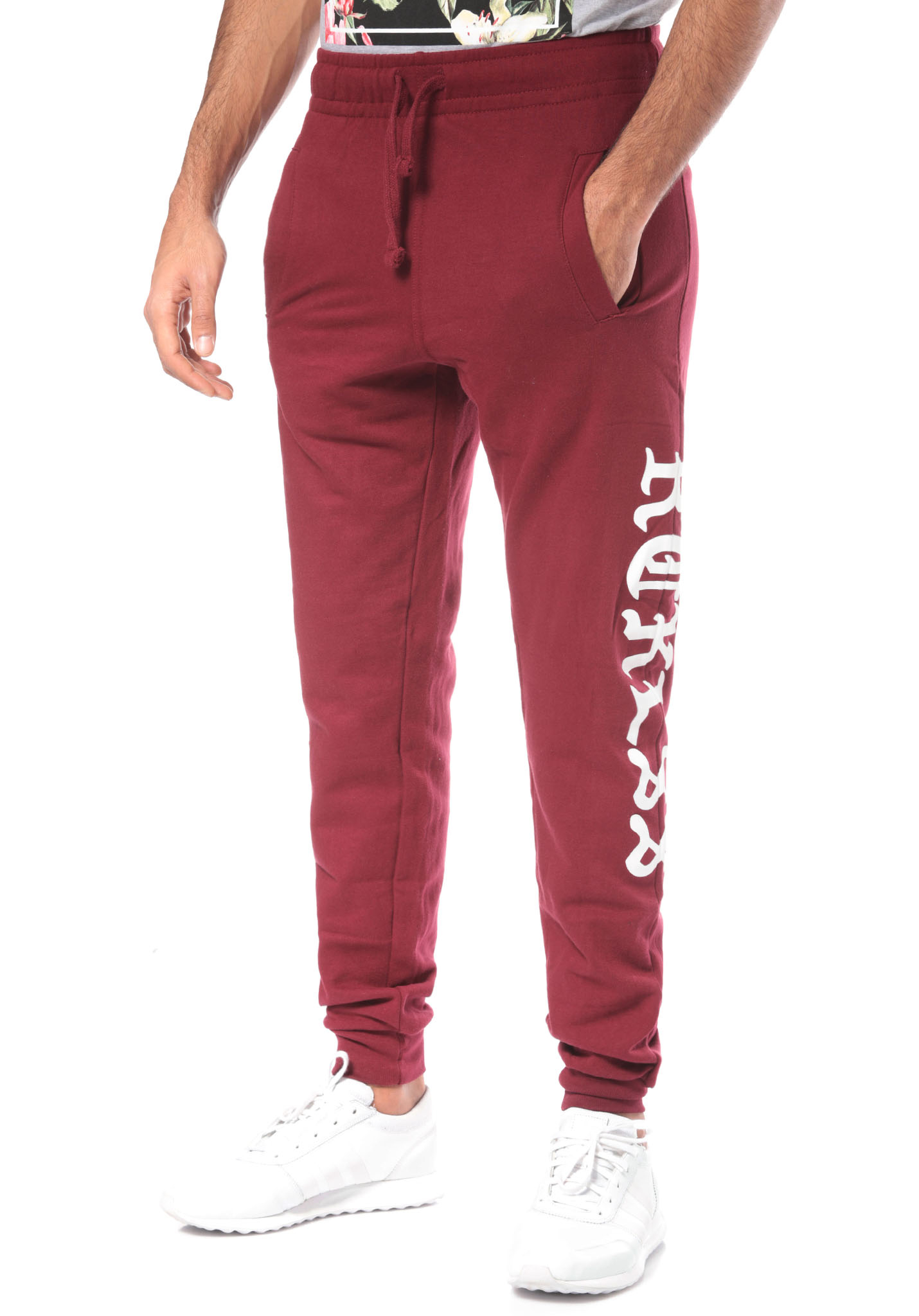 Young and Reckless Anglian Jogginghose burgundy S